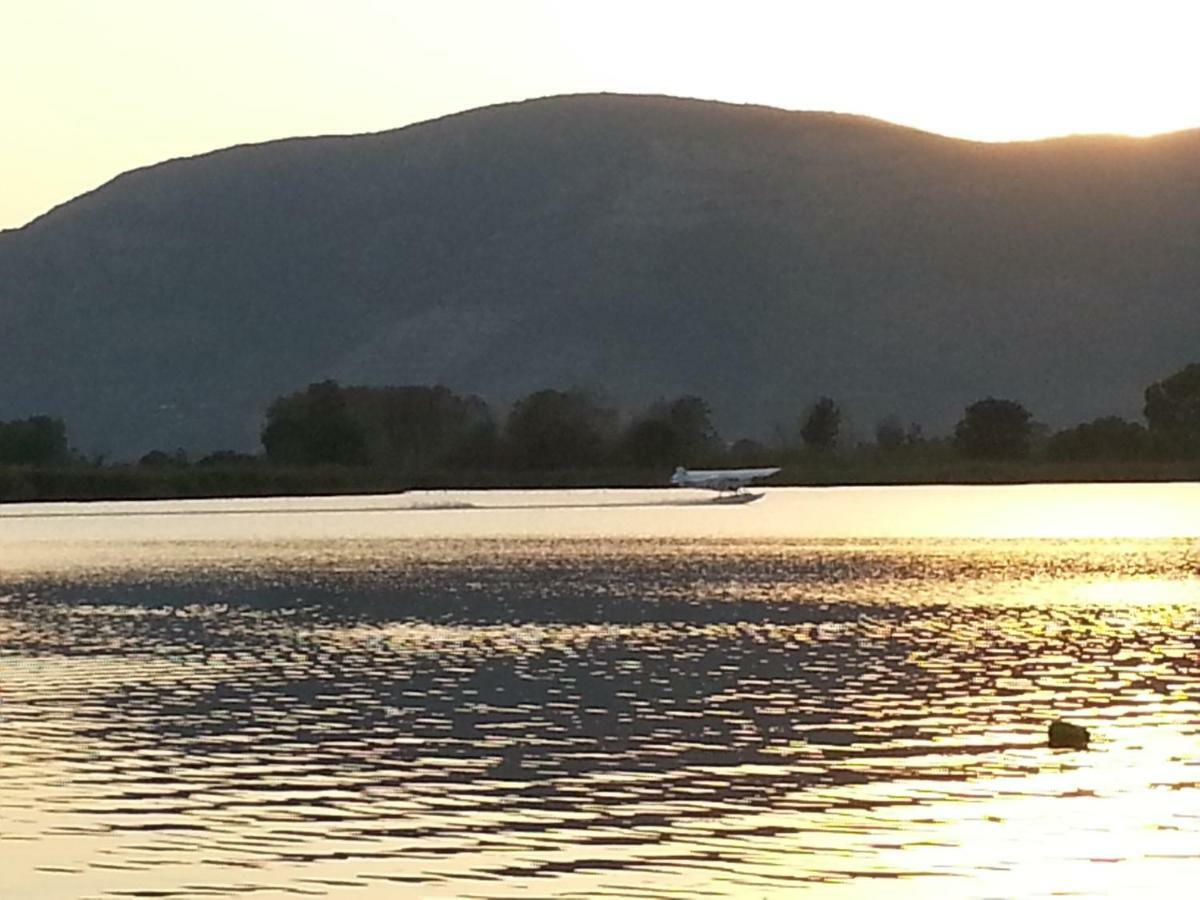 Magia Sul Lago Di Fondi Monte San Biagio Exterior foto